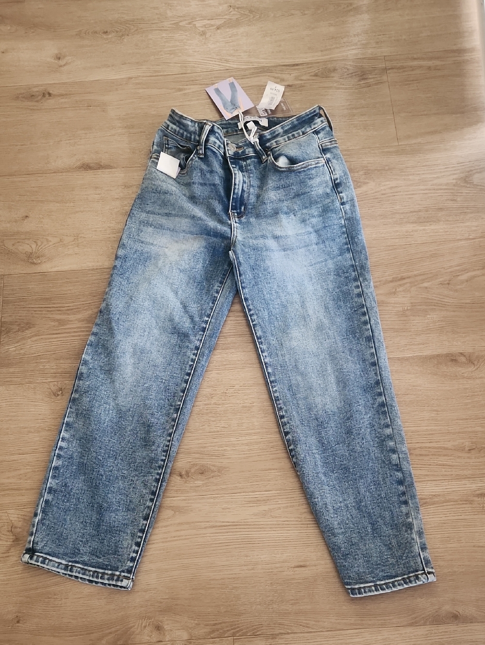 Waxjean Cropped Straight Jeans